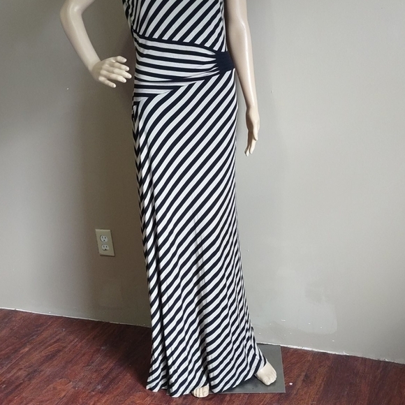 Trull soft stretch fabric maxi dress - Picture 2 of 7